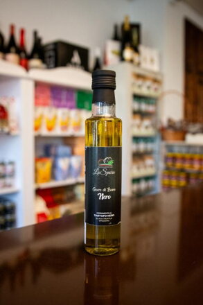 LA SPORA Gocce di Bosco Nero  - Olivový olej s vôňou čiernej Hľuzovky 250 ml